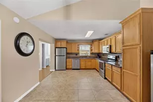 2078 Shadow Pine Dr, Brandon, FL 33511 - Photo 12