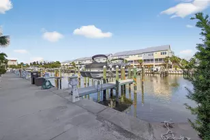 6080 Moorings Dr S, Saint Petersburg, FL 33712 - Photo 28