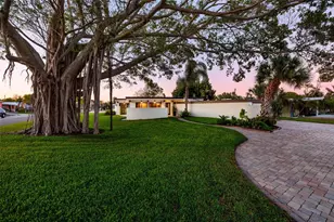 302 41st Ave, Saint Pete Beach, FL 33706 - Photo 1