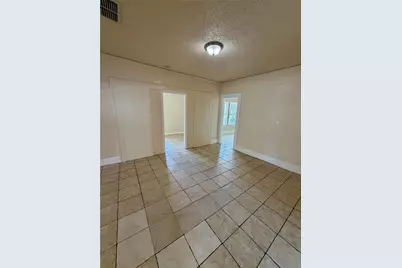 750 38th Avenue S, Saint Petersburg, FL 33705 - Photo 6