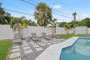 7812 Rideout Rd, Tampa, FL 33619 - Photo 14