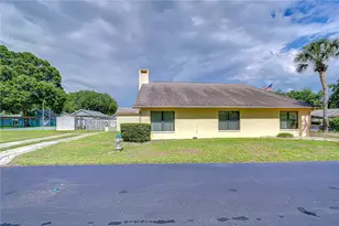 38235 Boxwood Dr, Zephyrhills, FL 33542 - Photo 40