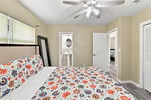 7815 Pine Hill Dr, Tampa, FL 33617 - Photo 14