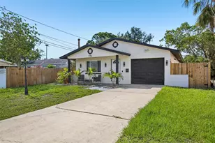 1782 Maryland Ave NE, Saint Petersburg, FL 33703 - Photo 2