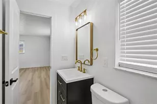 1782 Maryland Ave NE, Saint Petersburg, FL 33703 - Photo 18