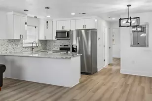 1782 Maryland Ave NE, Saint Petersburg, FL 33703 - Photo 8