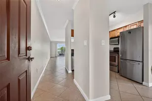 10125 Sailwinds Blvd N, Largo, FL 33773 - Photo 4