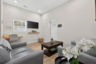 10402 N Pawnee Ave, Tampa, FL 33617 - Photo 38