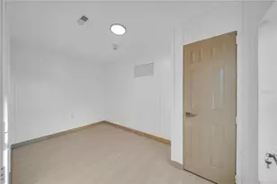 7483 Danvers Cir, Port Charlotte, FL 33981 - Photo 4