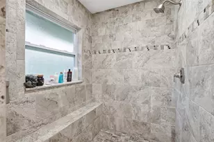 15040 Lake Magdalene Blvd, Tampa, FL 33618 - Photo 46