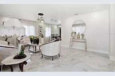 15040 Lake Magdalene Boulevard, Tampa, FL 33618 - Photo 22