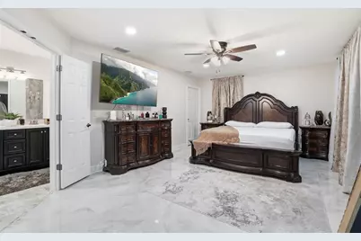15040 Lake Magdalene Boulevard, Tampa, FL 33618 - Photo 34