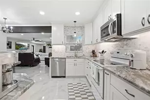 15040 Lake Magdalene Blvd, Tampa, FL 33618 - Photo 34