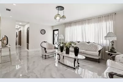 15040 Lake Magdalene Boulevard, Tampa, FL 33618 - Photo 16