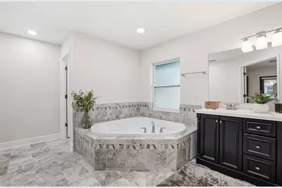 15040 Lake Magdalene Boulevard, Tampa, FL 33618 - Photo 44