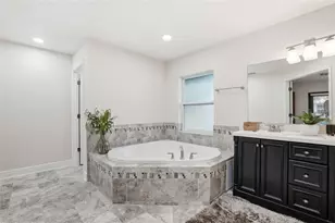 15040 Lake Magdalene Blvd, Tampa, FL 33618 - Photo 44