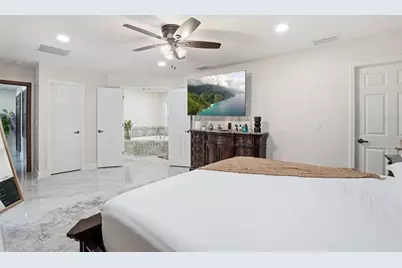 15040 Lake Magdalene Boulevard, Tampa, FL 33618 - Photo 36