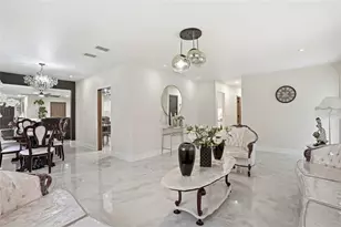 15040 Lake Magdalene Blvd, Tampa, FL 33618 - Photo 18