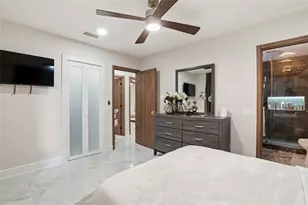 15040 Lake Magdalene Blvd, Tampa, FL 33618 - Photo 56