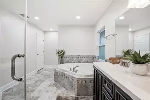 15040 Lake Magdalene Blvd, Tampa, FL 33618 - Photo 40