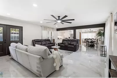 15040 Lake Magdalene Boulevard, Tampa, FL 33618 - Photo 22