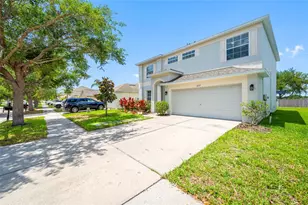 2227 Roanoke Springs Dr, Ruskin, FL 33570 - Photo 2
