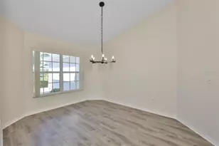 323 Caloosa Palms Ct, Sun City Center, FL 33573 - Photo 16