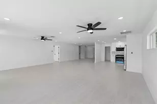 10238 Tarpon Dr, Treasure Island, FL 33706 - Photo 20