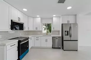 10238 Tarpon Dr, Treasure Island, FL 33706 - Photo 12