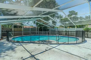 8018 W Pocahontas Ave, Tampa, FL 33615 - Photo 32