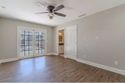 8018 W Pocahontas Avenue, Tampa, FL 33615 - Photo 20