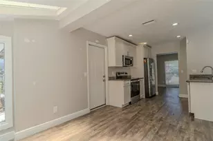 8018 W Pocahontas Ave, Tampa, FL 33615 - Photo 14