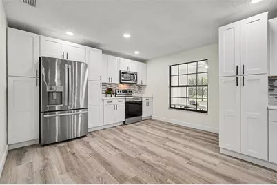 1015 Hastings Court, Lutz, FL 33548 - Photo 14