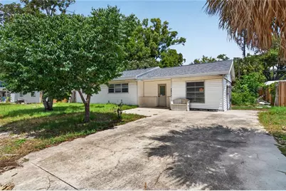 7211 Lynnwood Avenue N, Saint Petersburg, FL 33710 - Photo 2