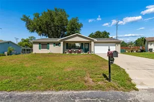 8425 St Giles Ct, Zephyrhills, FL 33541 - Photo 4