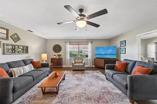 2025 New Bedford Dr, Sun City Center, FL 33573 - Photo 8