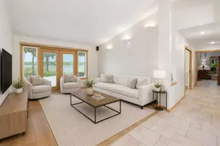 3493 Shoreline Cir, Palm Harbor, FL 34684 - Photo 10
