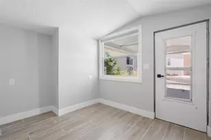 4851 W Gandy Blvd, Tampa, FL 33611 - Photo 20