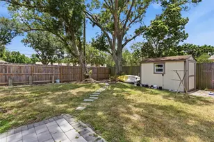 2605 Bridle Dr, Plant City, FL 33566 - Photo 12
