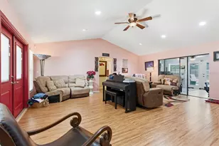 2605 Bridle Dr, Plant City, FL 33566 - Photo 14