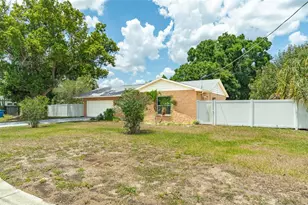 614 E Wheeler Rd, Seffner, FL 33584 - Photo 2