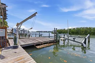 1421 Sea Gull Dr S, Saint Petersburg, FL 33707 - Photo 22