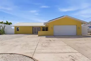 1421 Sea Gull Dr S, Saint Petersburg, FL 33707 - Photo 2