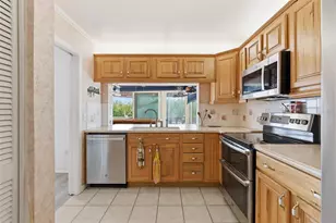 1421 Sea Gull Dr S, Saint Petersburg, FL 33707 - Photo 42