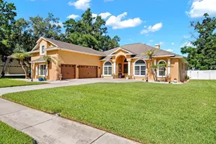 2305 Valrico Forest Dr, Valrico, FL 33594 - Photo 6
