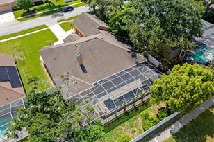 2305 Valrico Forest Dr, Valrico, FL 33594 - Photo 2
