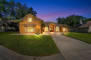 2305 Valrico Forest Dr, Valrico, FL 33594 - Photo 4