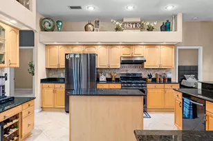 2305 Valrico Forest Dr, Valrico, FL 33594 - Photo 12