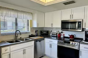 2572 Laurelwood Dr, Clearwater, FL 33763 - Photo 4