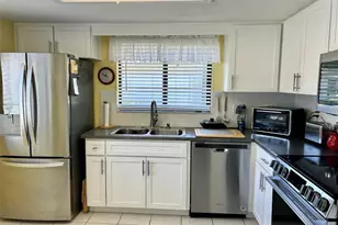 2572 Laurelwood Dr, Clearwater, FL 33763 - Photo 6